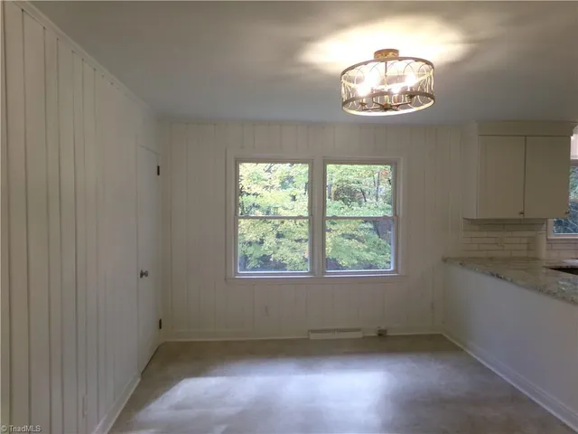 $2,300 | 3850 Whitehaven Road, Winston-Salem, NC 27106