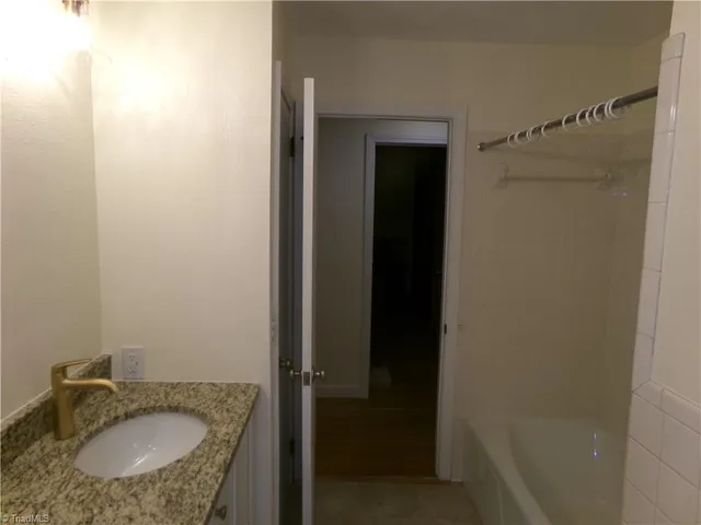 $2,300 | 3850 Whitehaven Road, Winston-Salem, NC 27106