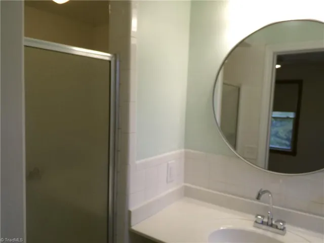 $2,300 | 3850 Whitehaven Road, Winston-Salem, NC 27106