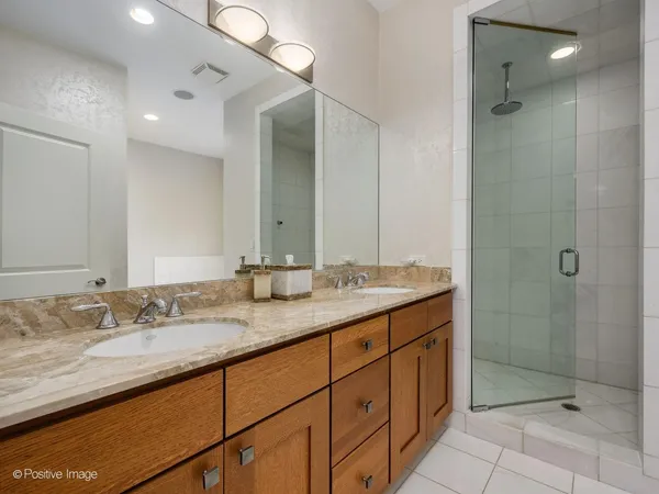 $1,750,000 | 2664 North Hartland Court, Chicago, IL 60614