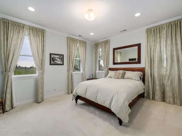 $1,750,000 | 2664 North Hartland Court, Chicago, IL 60614