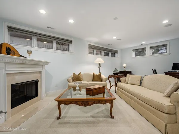 $1,750,000 | 2664 North Hartland Court, Chicago, IL 60614