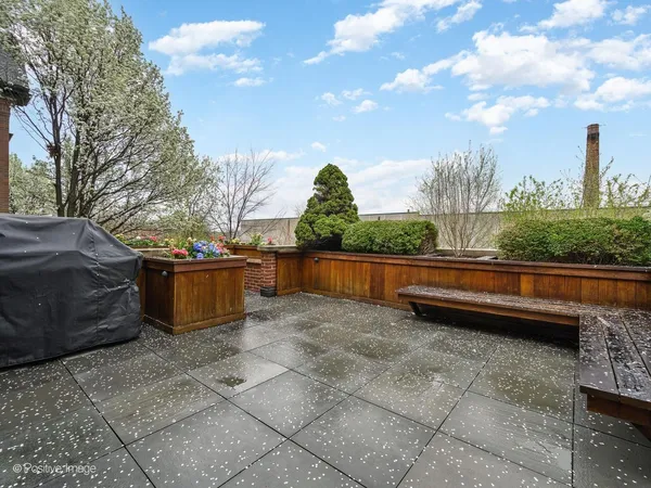 $1,750,000 | 2664 North Hartland Court, Chicago, IL 60614