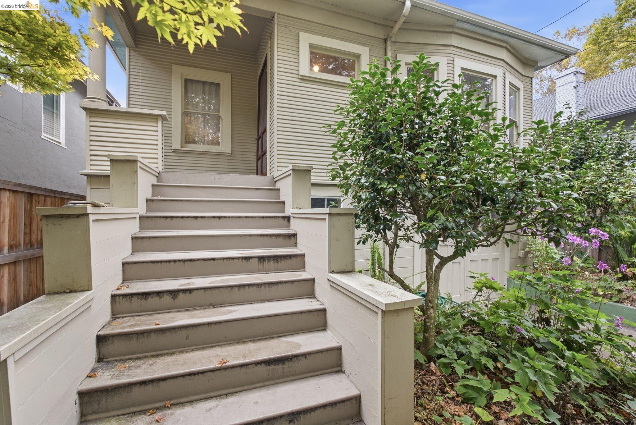2204 Tenth Street Berkeley, CA 94710 - Photo 3 of 38 Gallery Image 3