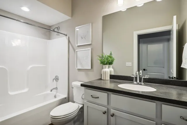 $694,900 | 1380 Prairie Creek Boulevard, Unit 16E, Oconomowoc, WI 53066