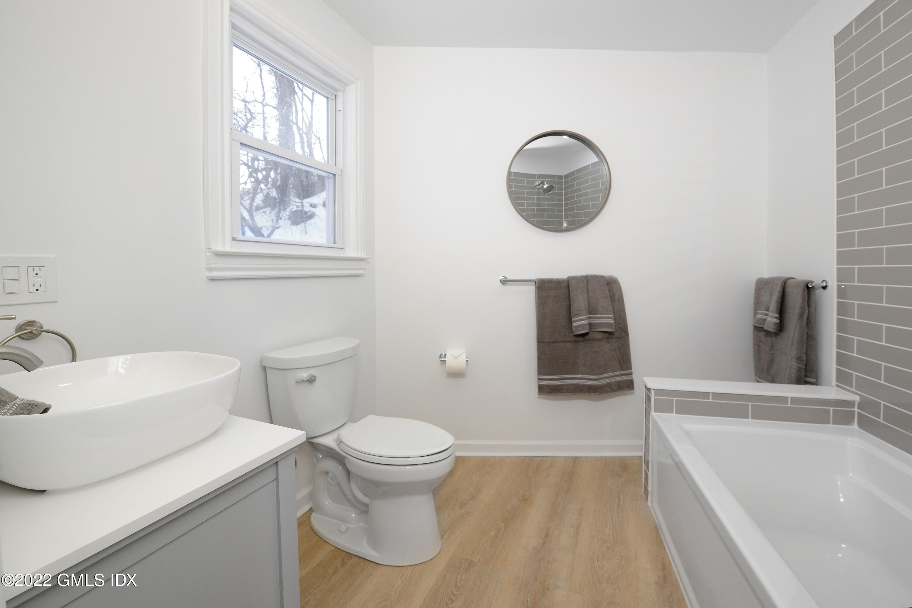 5 Anderson Road Greenwich, CT 06830 - Photo 23 of 31 a bathroom with a toilet sink and tub