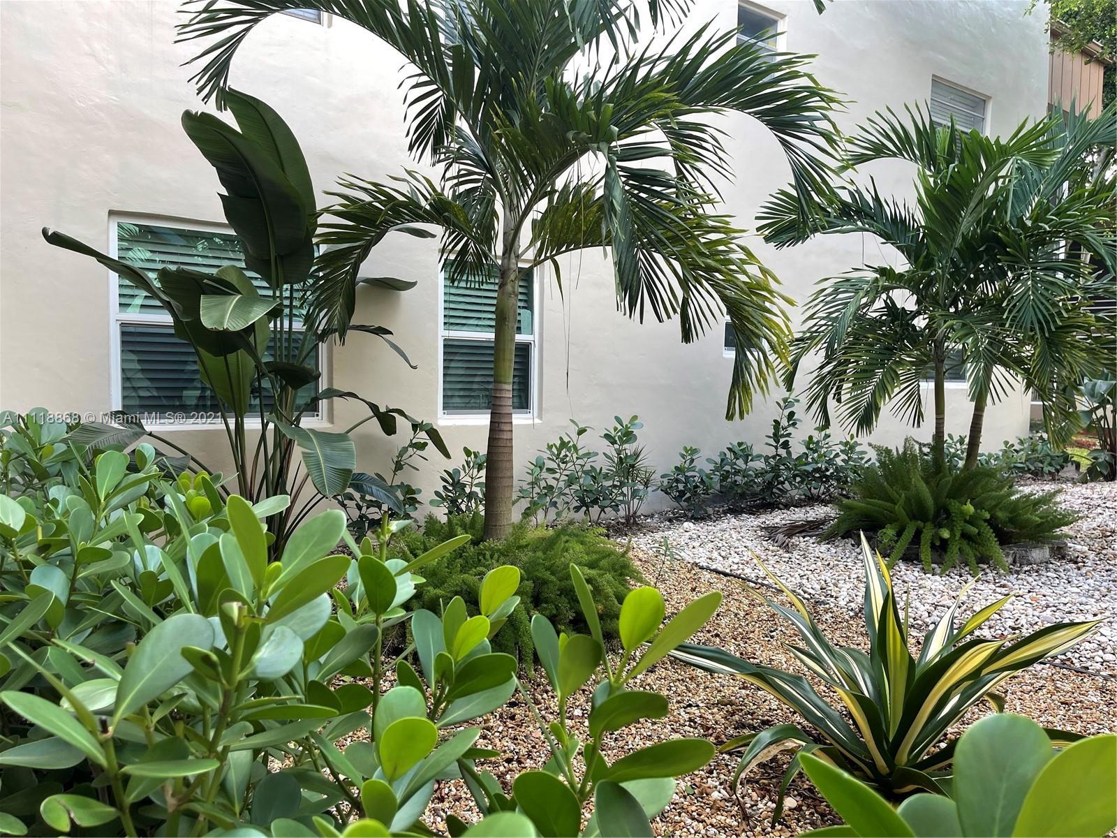 Kings Point Piedmont Delray Beach, FL 33484 - Photo 7 of 22 a view of outdoor space with a table and chairs in patio