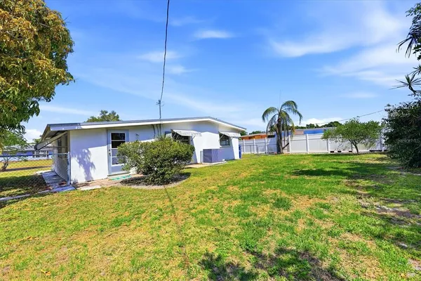 $332,500 | 3876 Prudence Drive, Sarasota, FL 34235