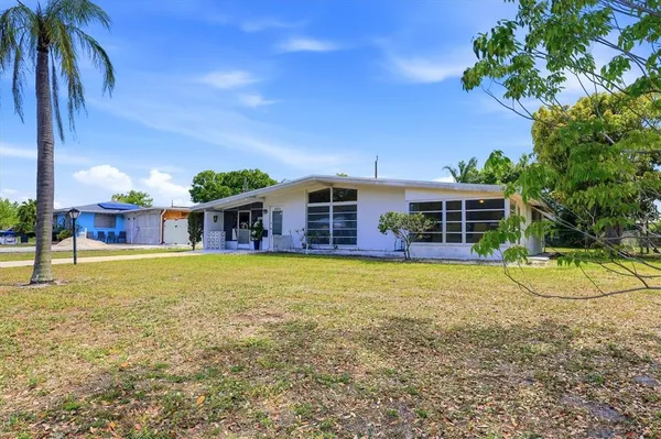 $332,500 | 3876 Prudence Drive, Sarasota, FL 34235