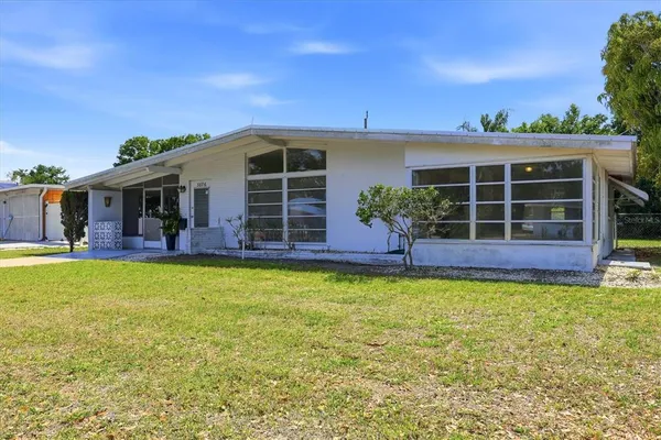 $332,500 | 3876 Prudence Drive, Sarasota, FL 34235