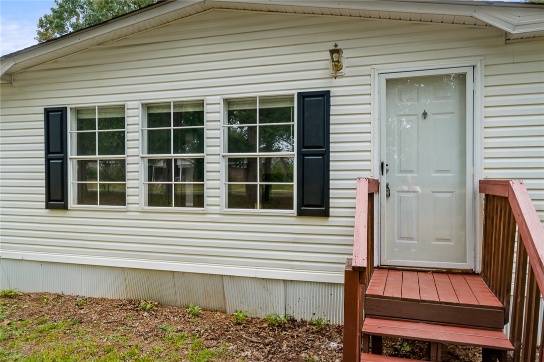 120 Old Brickyard Road Pelzer, SC 29669 - Photo 19 of 27 Front door with small landing.
