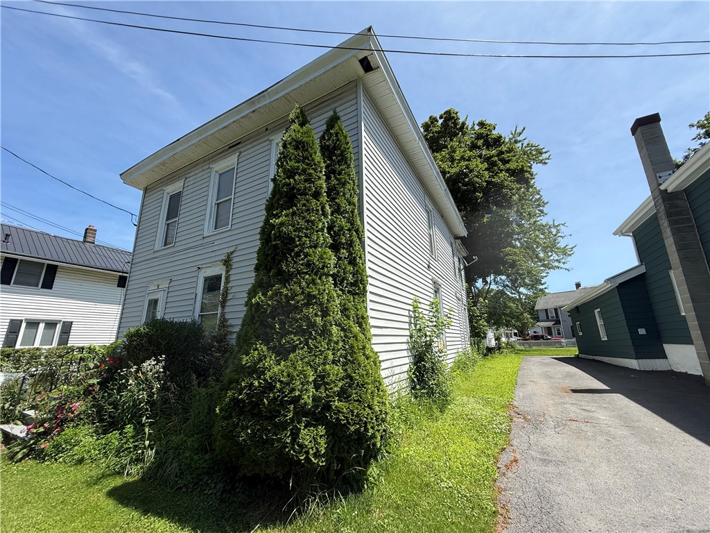 4 Lake Avenue, Unit 1 Auburn, NY 13021 - Photo 13 of 13 Side View