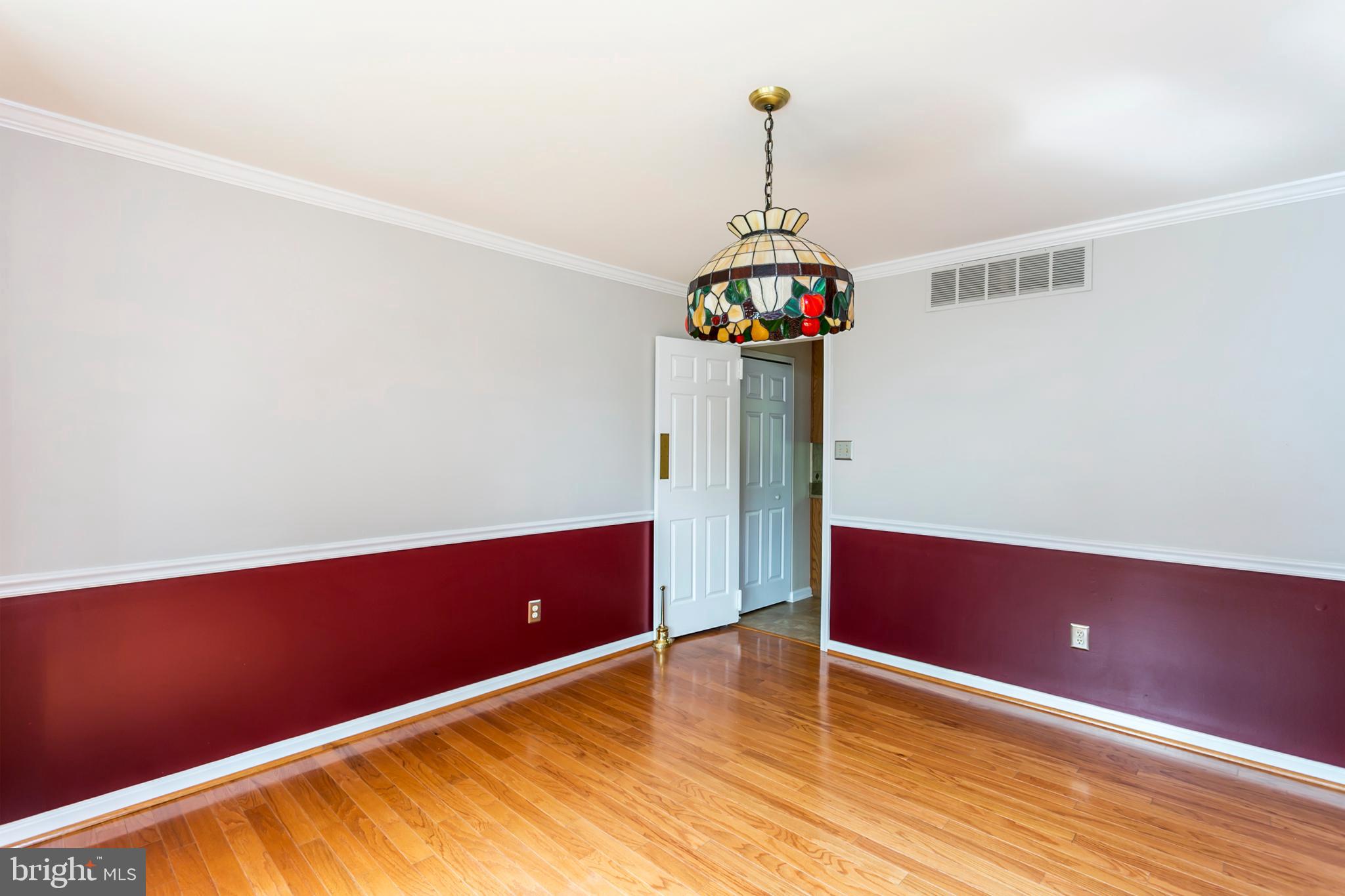 6300 Homewood Road Linthicum, MD 21090 - Photo 12 of 46 Lots of room to entertain!