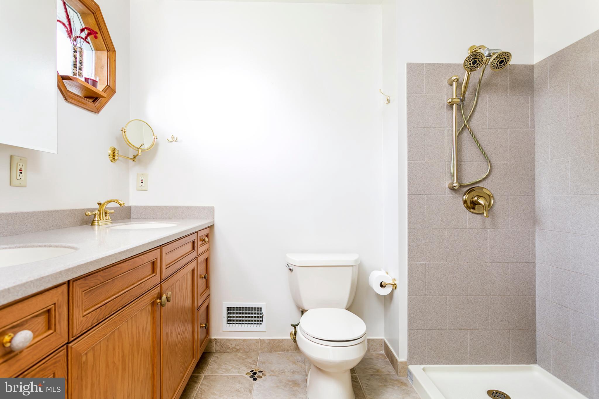 6300 Homewood Road Linthicum, MD 21090 - Photo 18 of 46 Primary bath with Corian countertops!