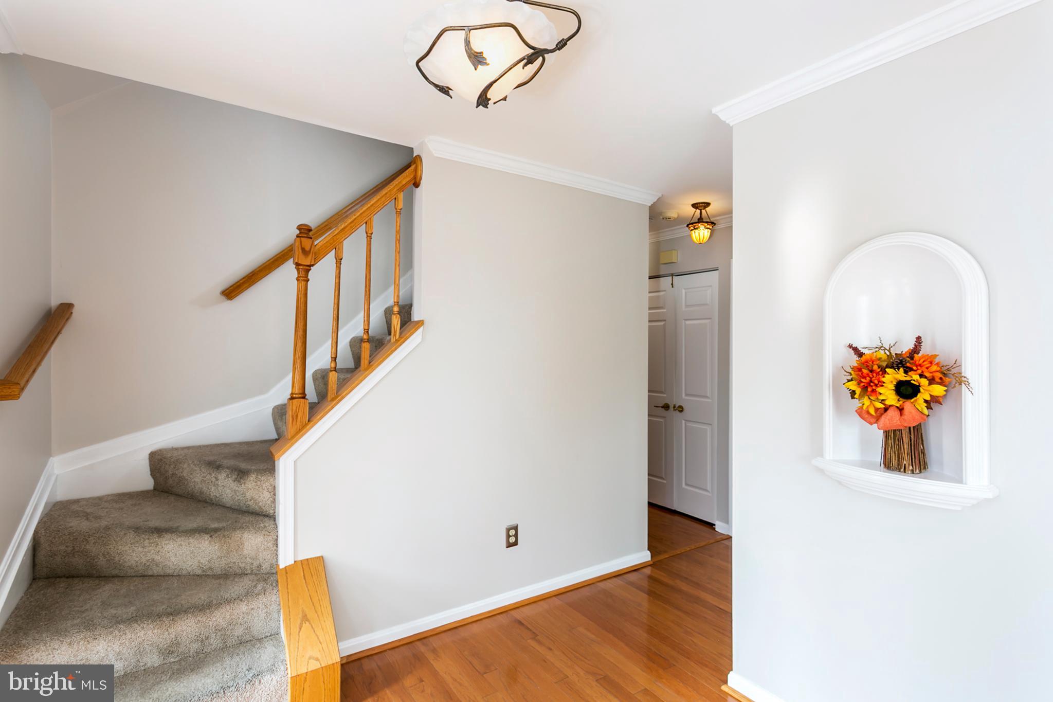 6300 Homewood Road Linthicum, MD 21090 - Photo 3 of 46 Entryway/Foyer