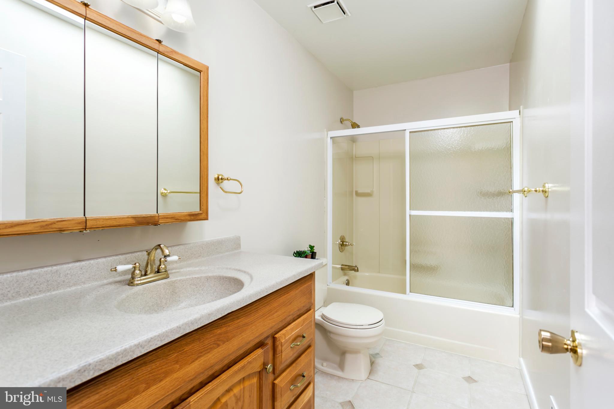 6300 Homewood Road Linthicum, MD 21090 - Photo 22 of 46 Hall bath