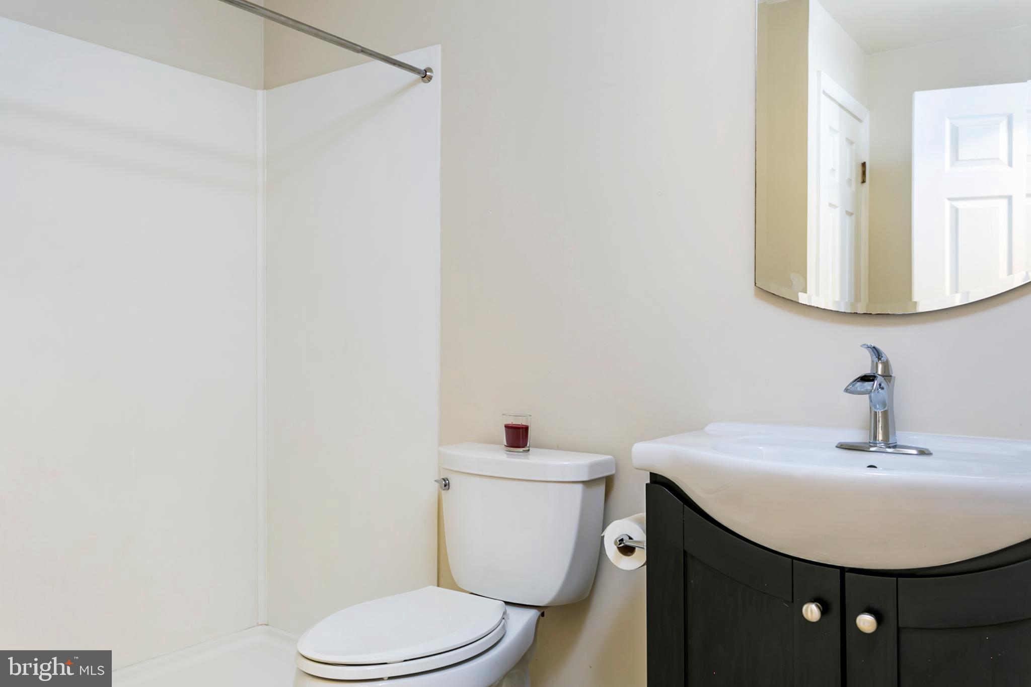 6300 Homewood Road Linthicum, MD 21090 - Photo 25 of 46 Full bath too!