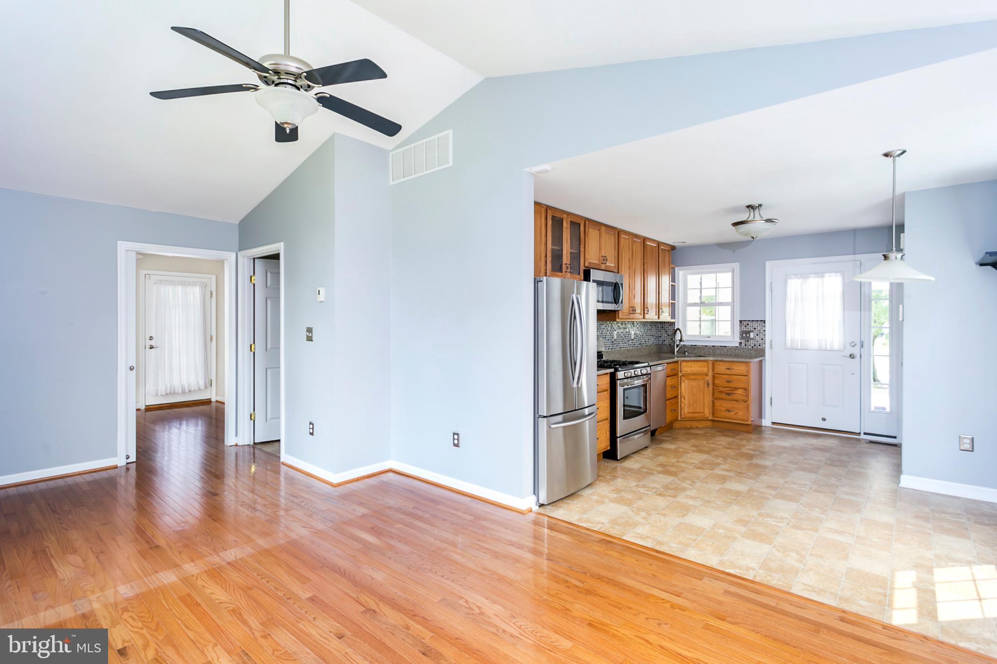 6300 Homewood Road Linthicum, MD 21090 - Photo 31 of 46 Living Room with cathedral ceilings ...