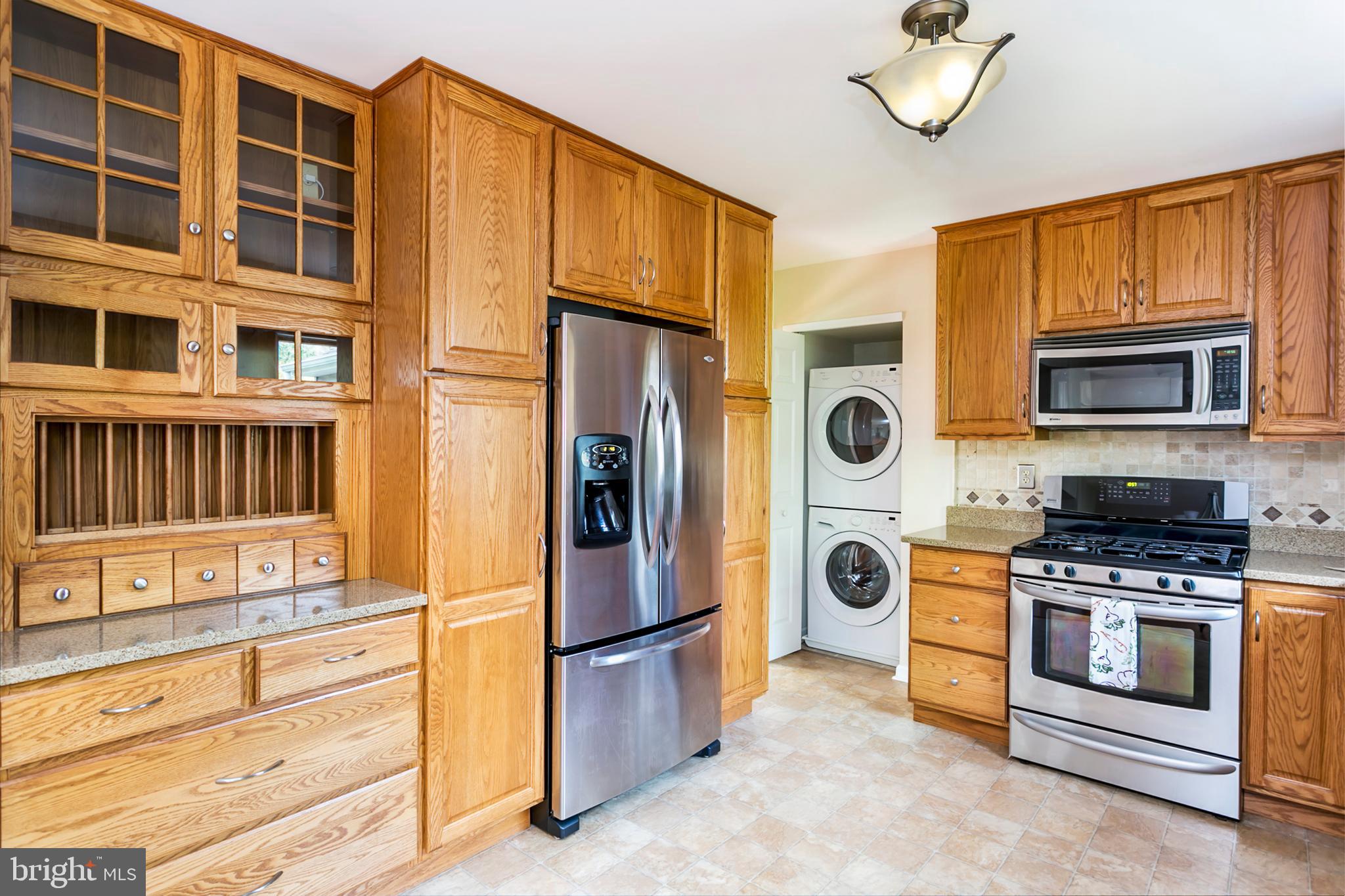 6300 Homewood Road Linthicum, MD 21090 - Photo 10 of 46 Don't forget the stackable washer & dryer!