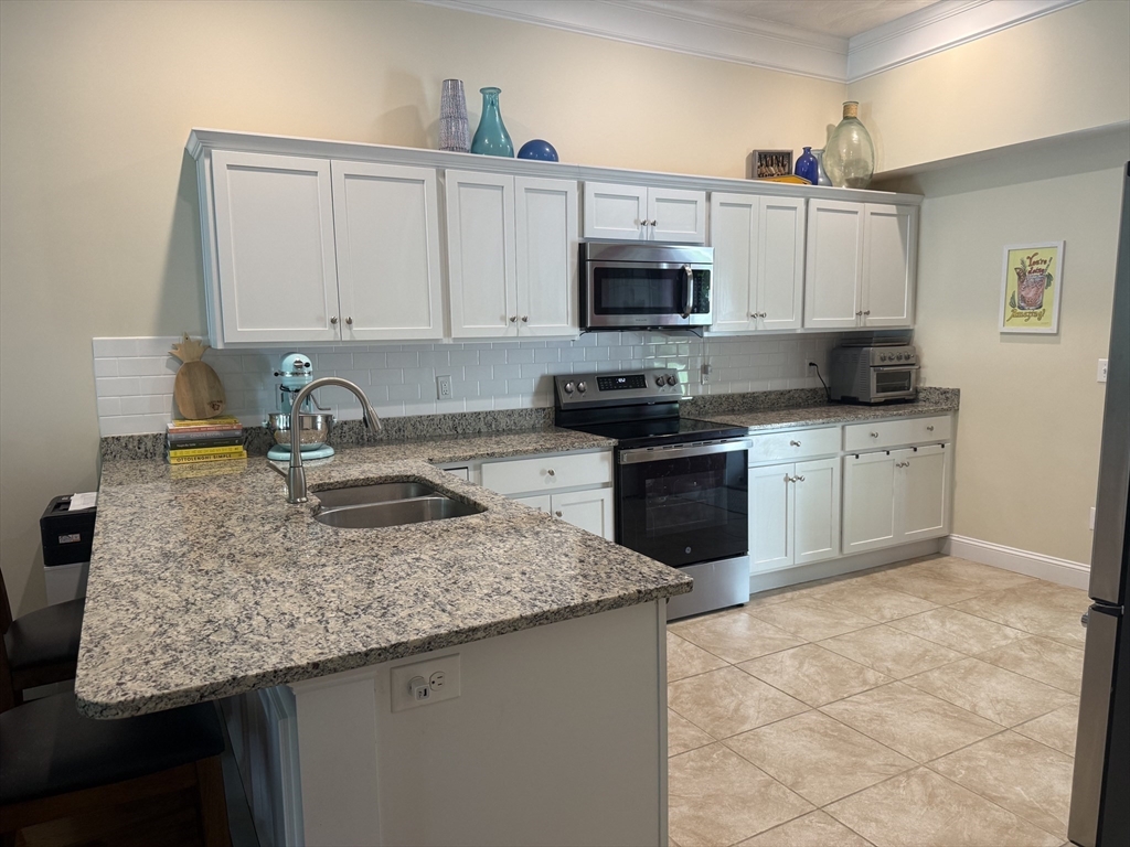 445 Berlin Street, Unit 7 Clinton, MA 01510 - Photo 2 of 30