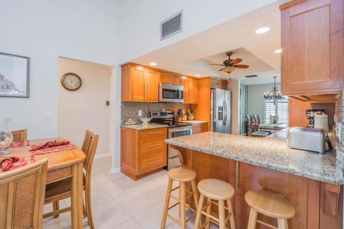 98 Hickory Hill Road Tequesta, FL 33469 - Photo 11 of 34 20190415181057836838000000-o