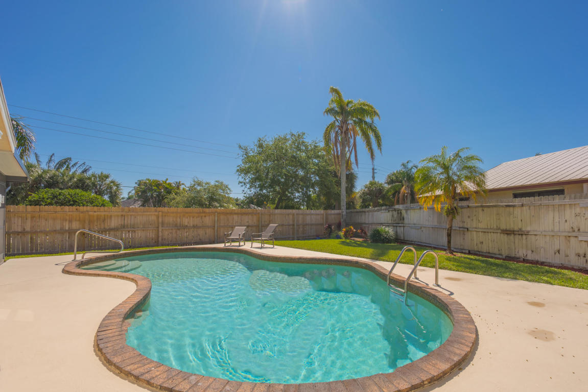 98 Hickory Hill Road Tequesta, FL 33469 - Photo 27 of 34 20190415181111661477000000-o