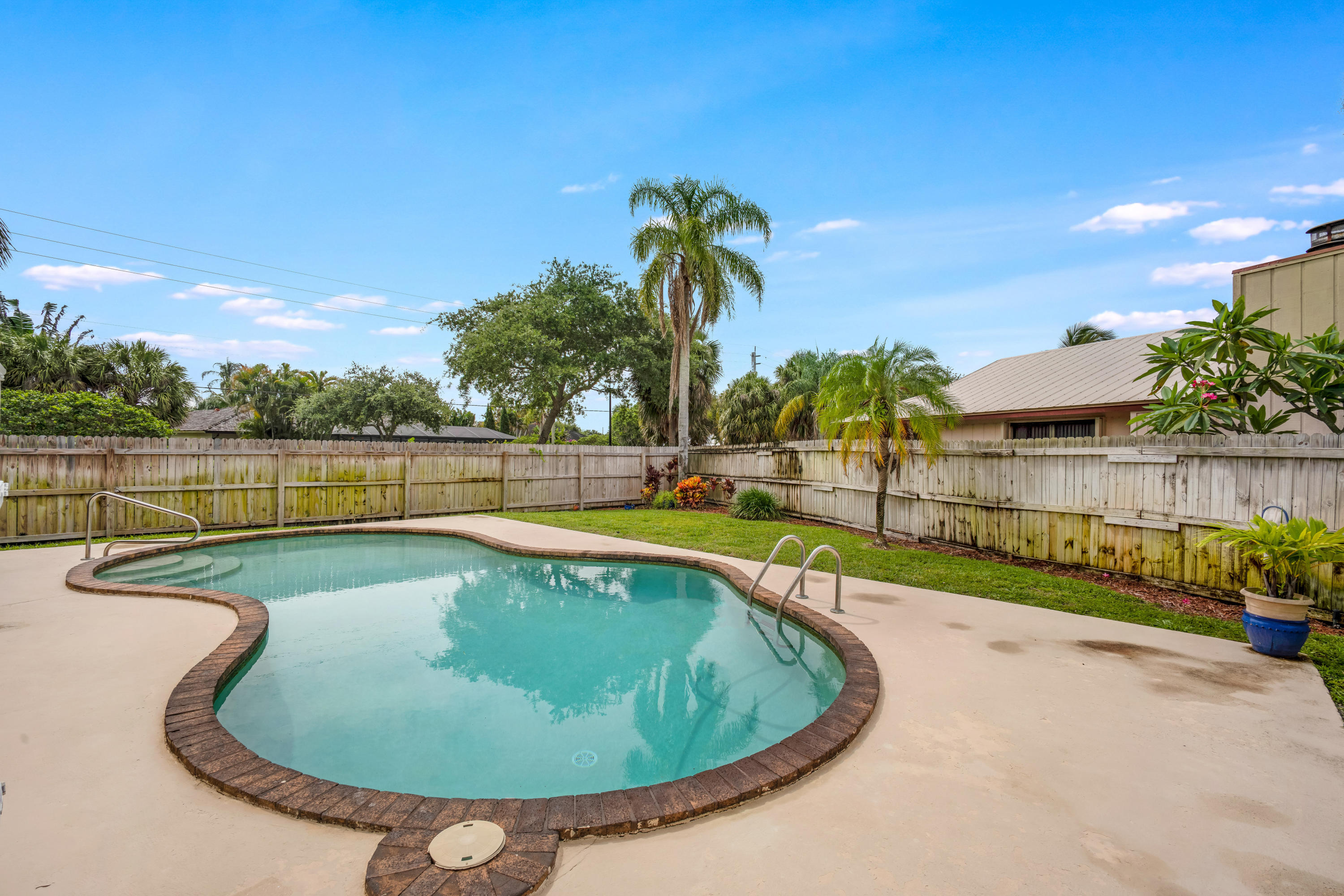 98 Hickory Hill Road Tequesta, FL 33469 - Photo 28 of 34 98 Hickory Hill Road_Tequesta Pines-3