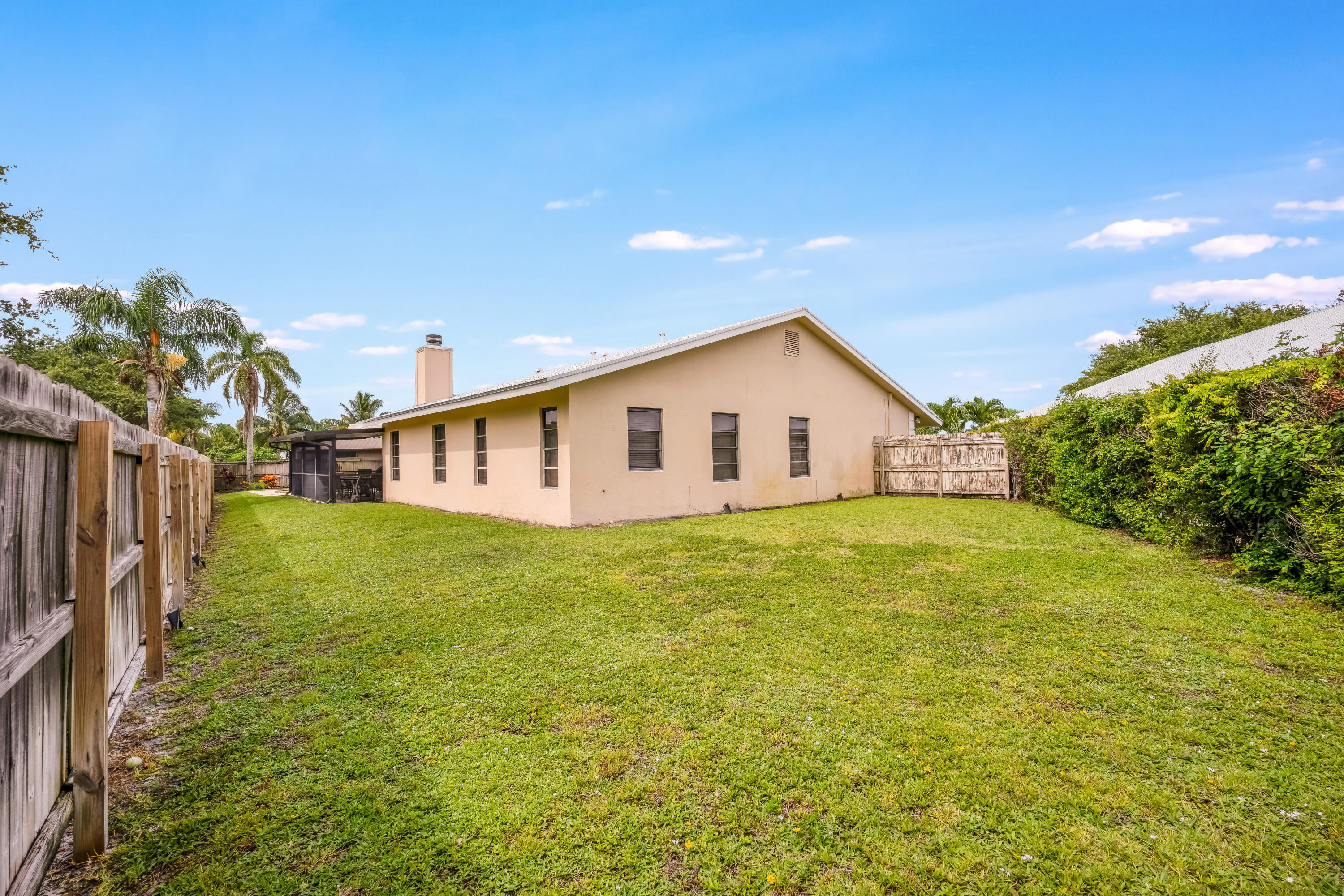 98 Hickory Hill Road Tequesta, FL 33469 - Photo 31 of 34 98 Hickory Hill Road_Tequesta Pines-5