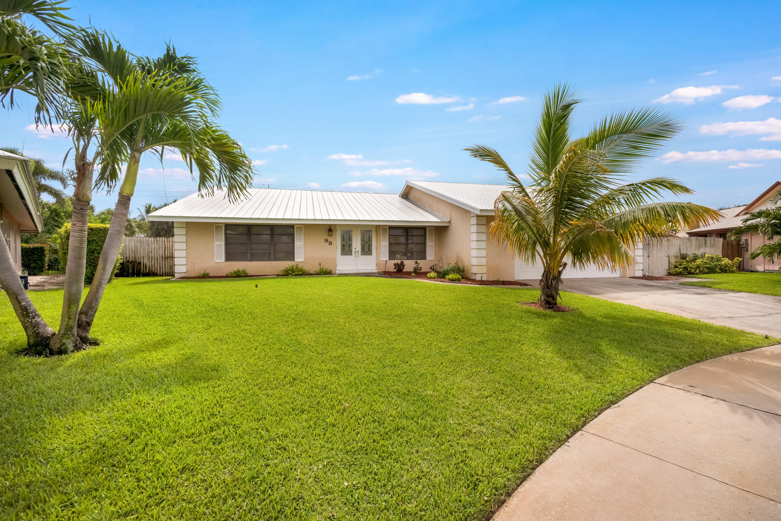 98 Hickory Hill Road Tequesta, FL 33469 - Photo 32 of 34 98 Hickory Hill Road_Tequesta Pines-2