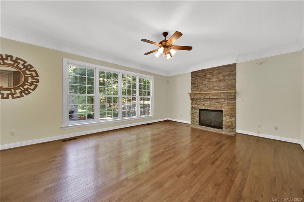 1514 Hubbard Court Fort Mill, SC 29708 - Photo 12 of 48 Gallery Image 12