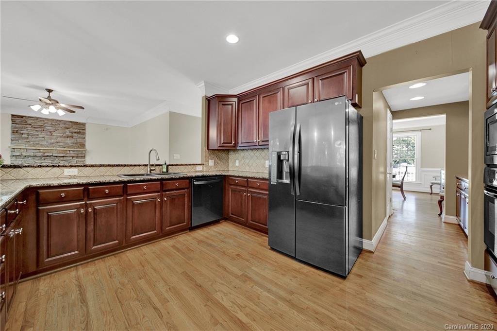 1514 Hubbard Court Fort Mill, SC 29708 - Photo 17 of 48 Gallery Image 17