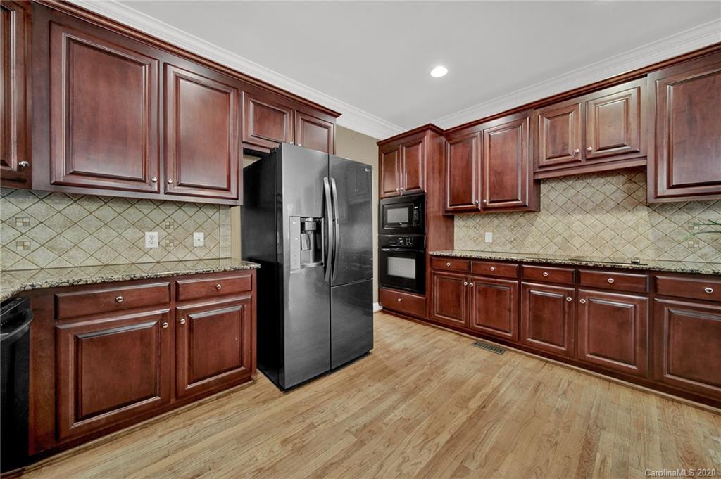 1514 Hubbard Court Fort Mill, SC 29708 - Photo 18 of 48 Gallery Image 18