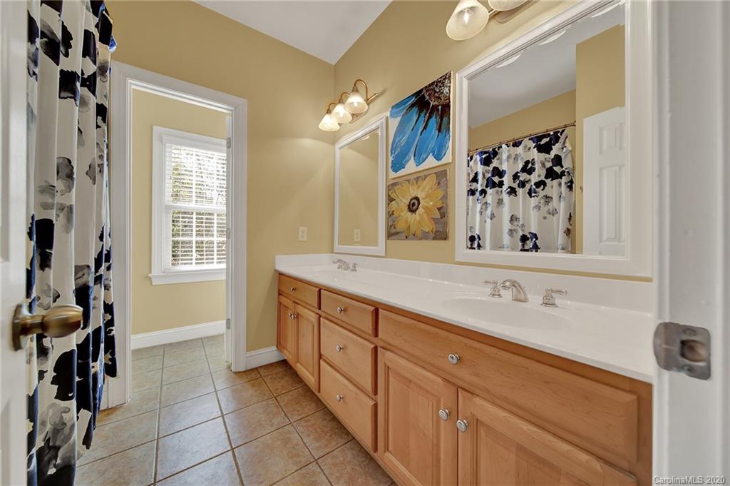 1514 Hubbard Court Fort Mill, SC 29708 - Photo 26 of 48 Gallery Image 26