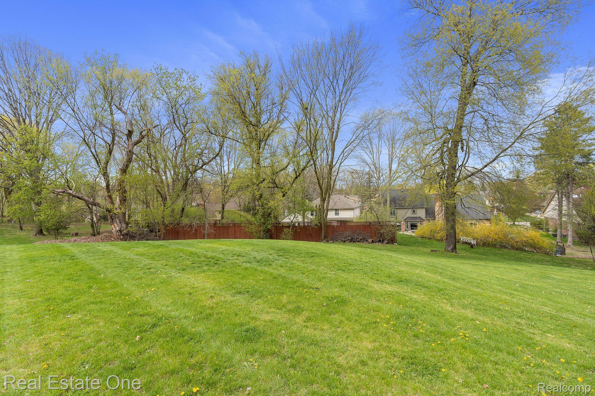 1124 Stellma Lane Rochester, MI 48309 - Photo 40 of 44 Gallery Image 40