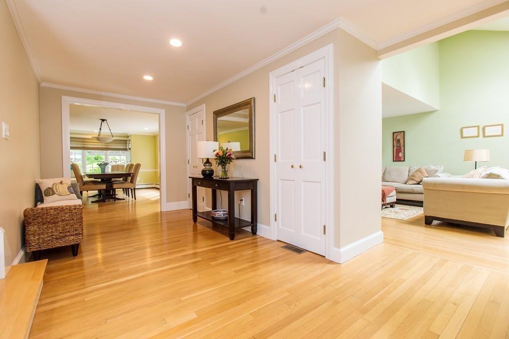31 Barnstable Road Wellesley, MA 02481 - Photo 3 of 24