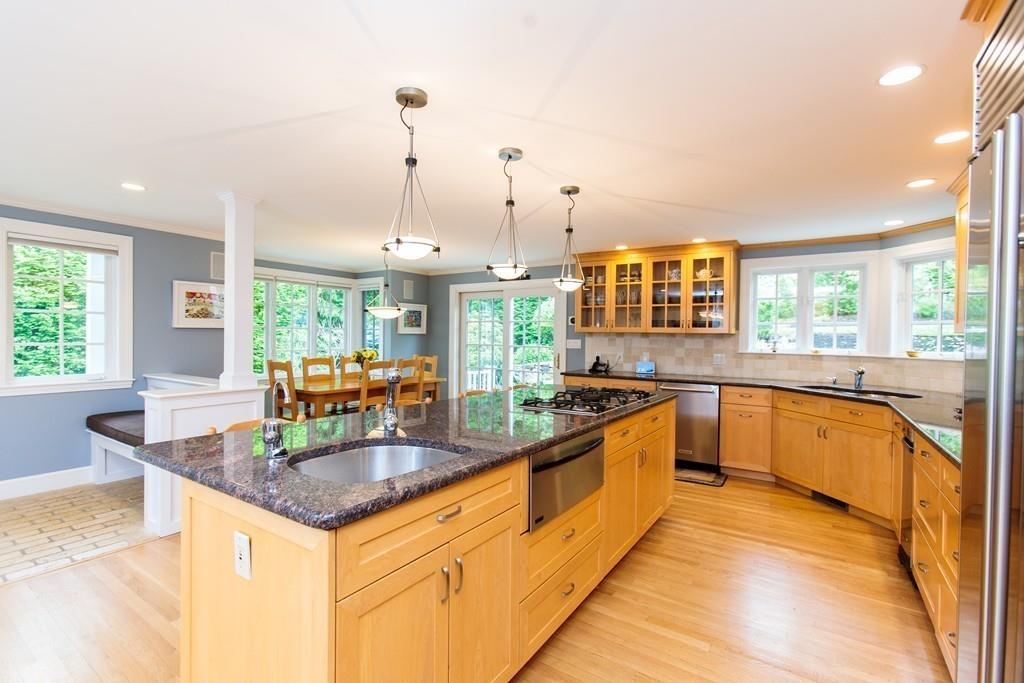 31 Barnstable Road Wellesley, MA 02481 - Photo 7 of 24
