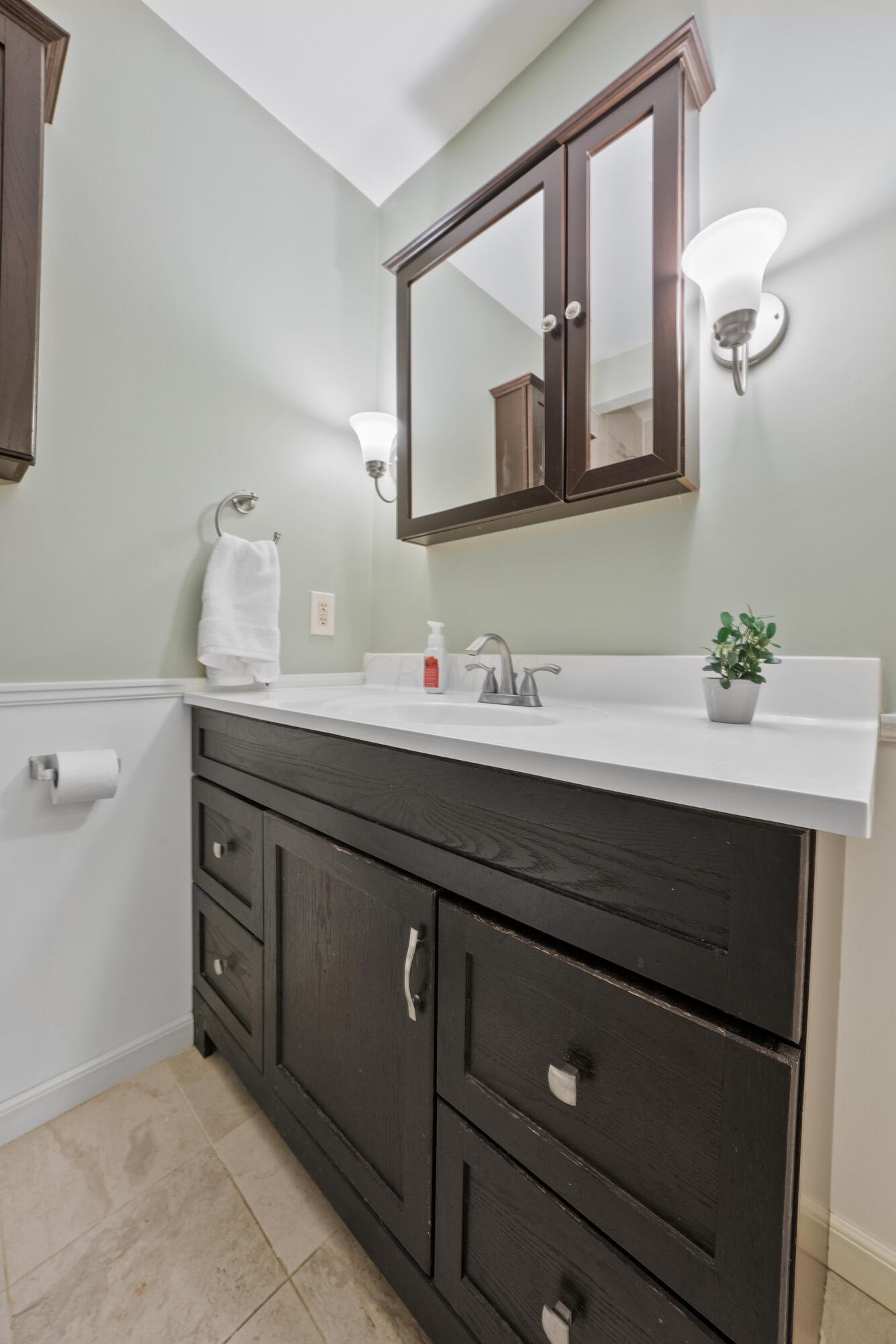 2574 Chartwell Road Columbus, OH 43220 - Photo 28 of 42 DSC07626