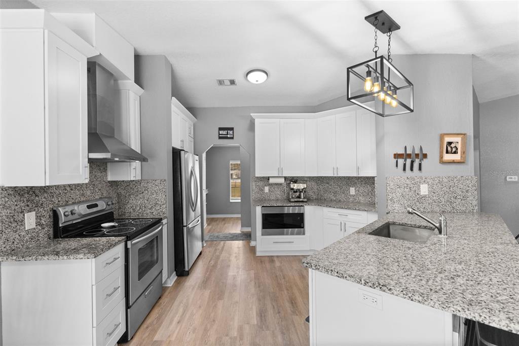 4115 Ryals Road Zephyrhills, FL 33541 - Photo 11 of 53