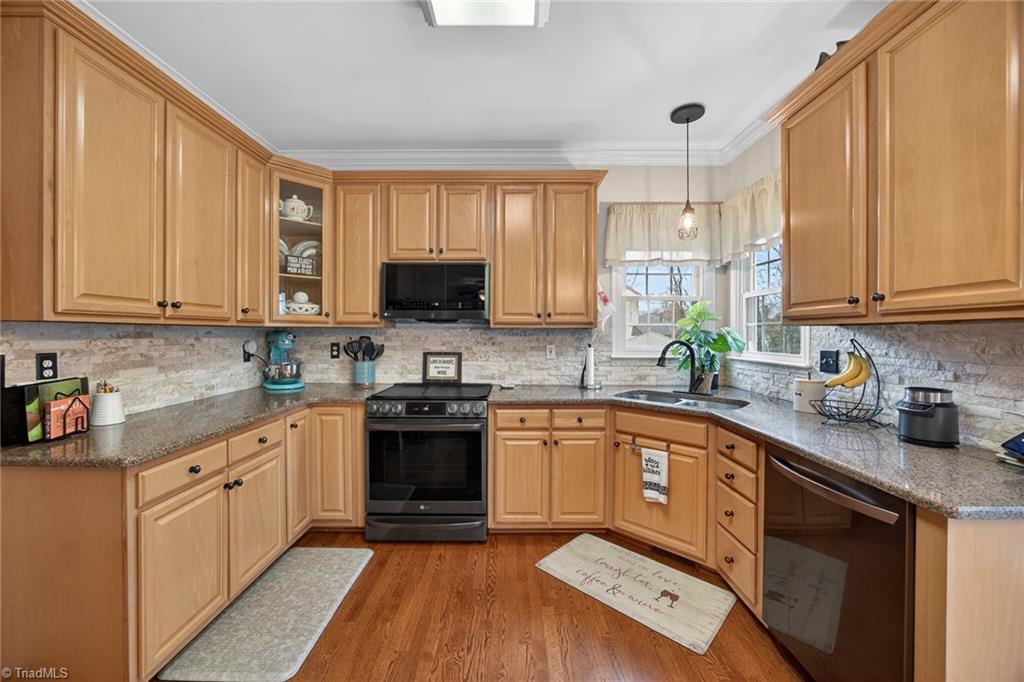 6315 Armsby Road Clemmons, NC 27012 - Photo 3 of 28