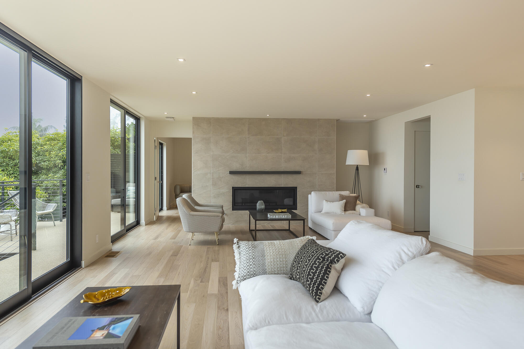 982 Jimeno Road Santa Barbara, CA 93103 - Photo 13 of 59 Living Room 1