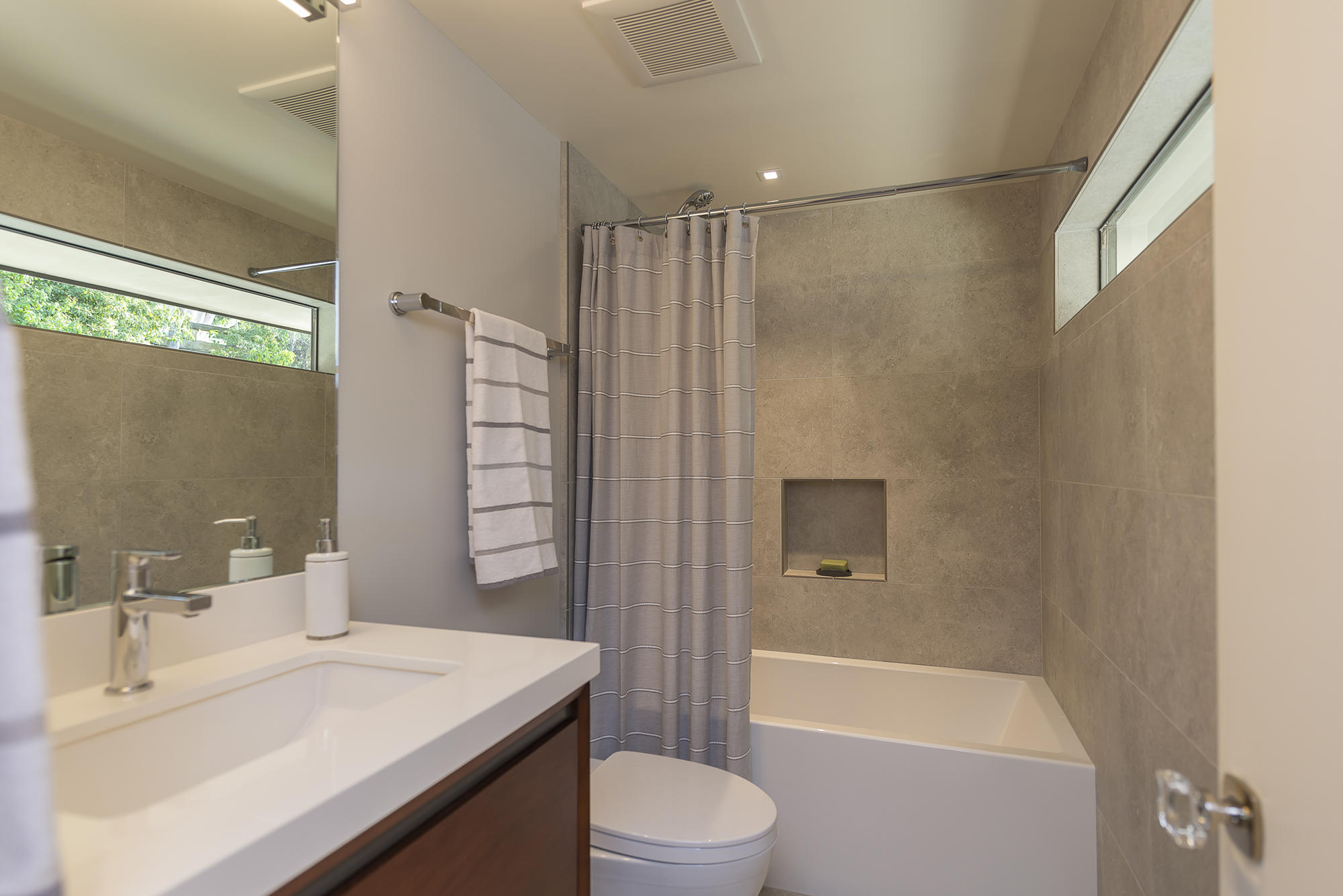 982 Jimeno Road Santa Barbara, CA 93103 - Photo 30 of 59 Second Bed Bath