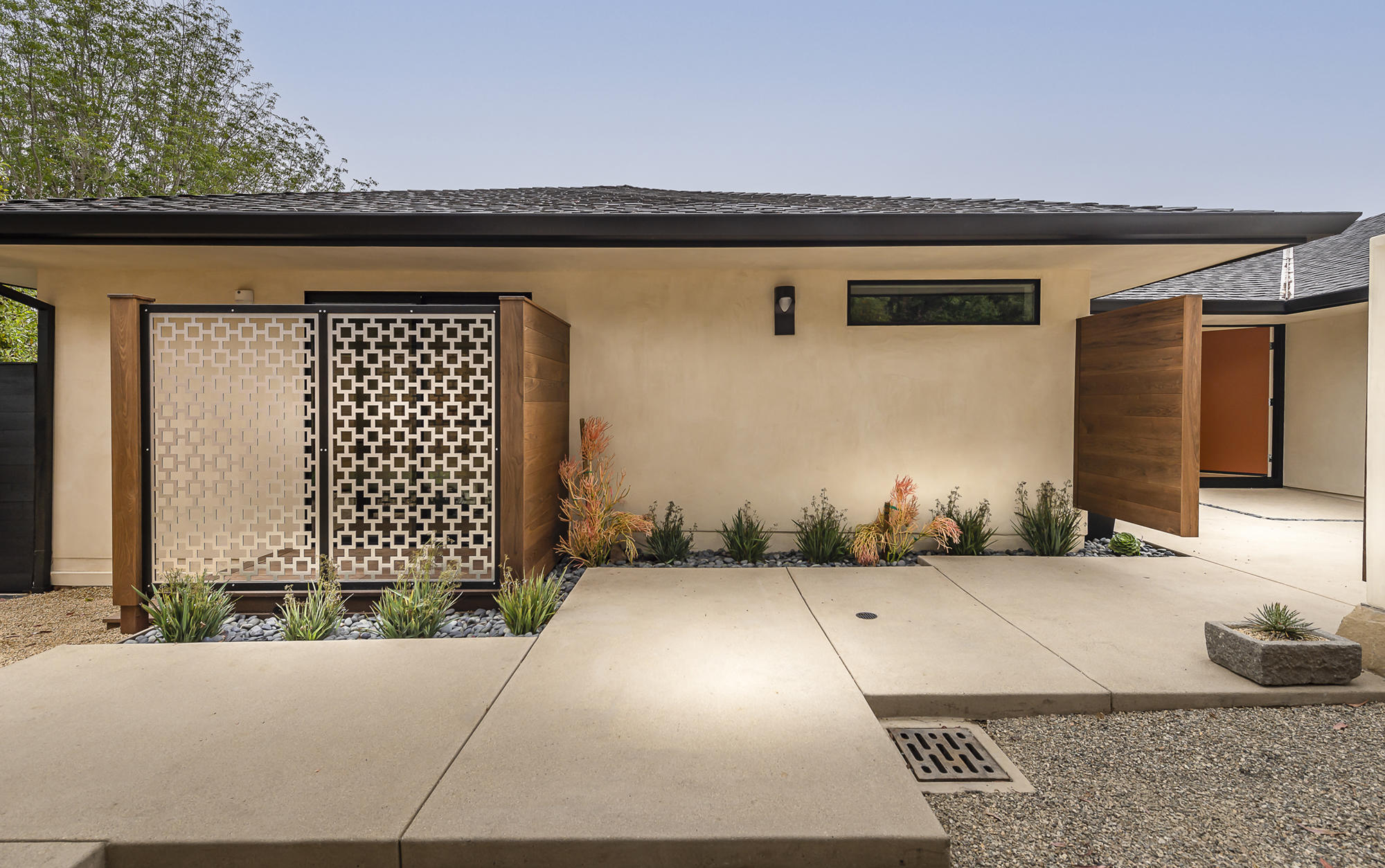 982 Jimeno Road Santa Barbara, CA 93103 - Photo 3 of 59 Front