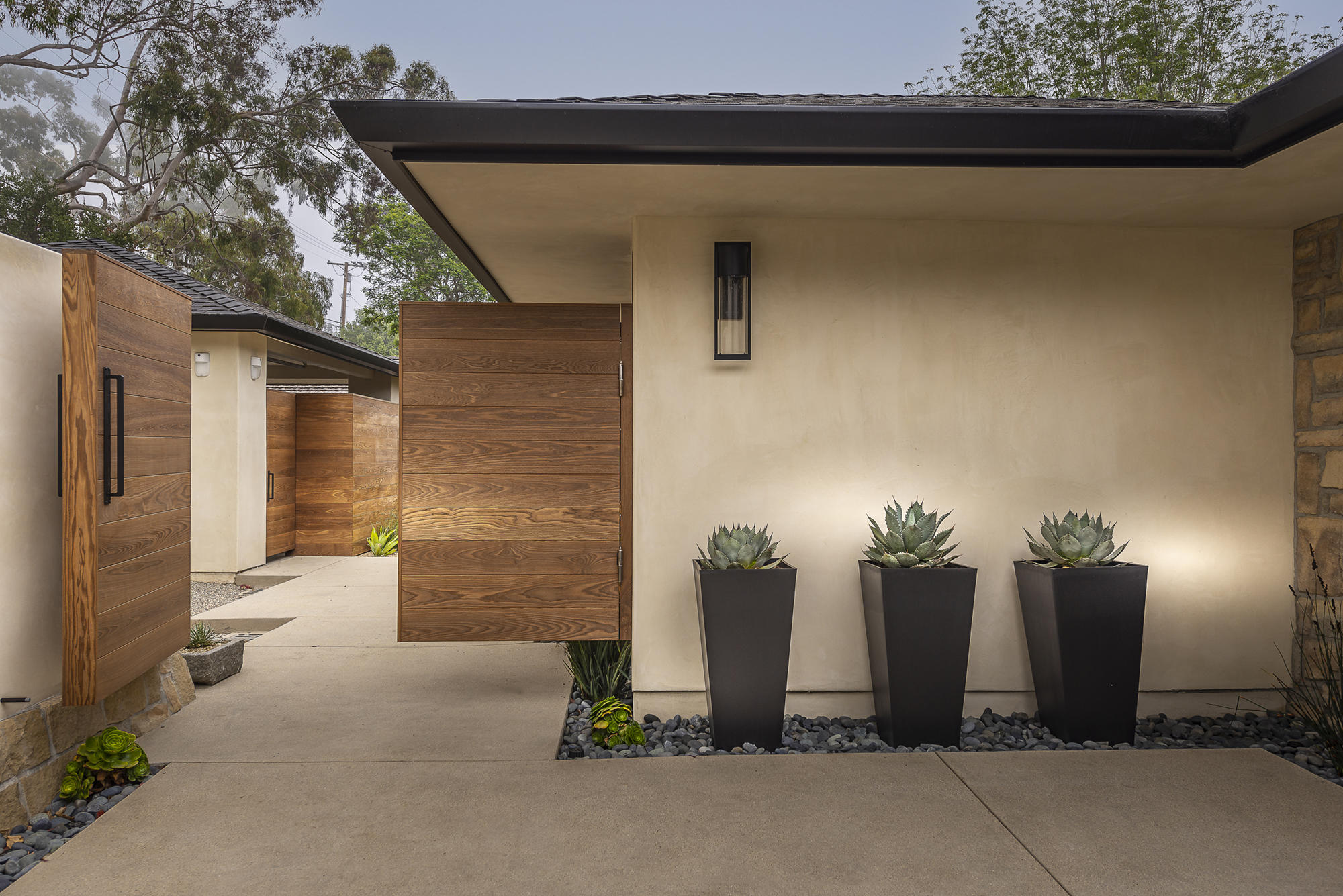 982 Jimeno Road Santa Barbara, CA 93103 - Photo 4 of 59 Gate