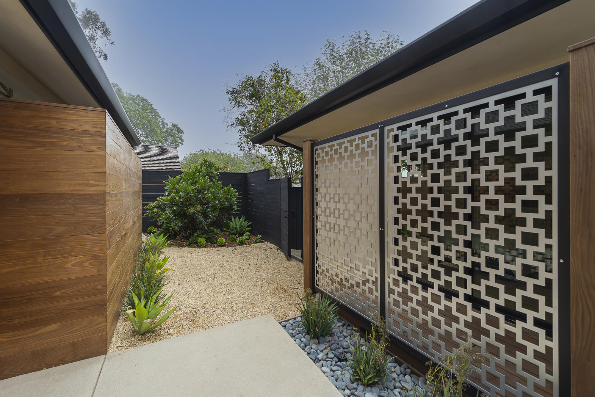 982 Jimeno Road Santa Barbara, CA 93103 - Photo 52 of 59 Side Garden