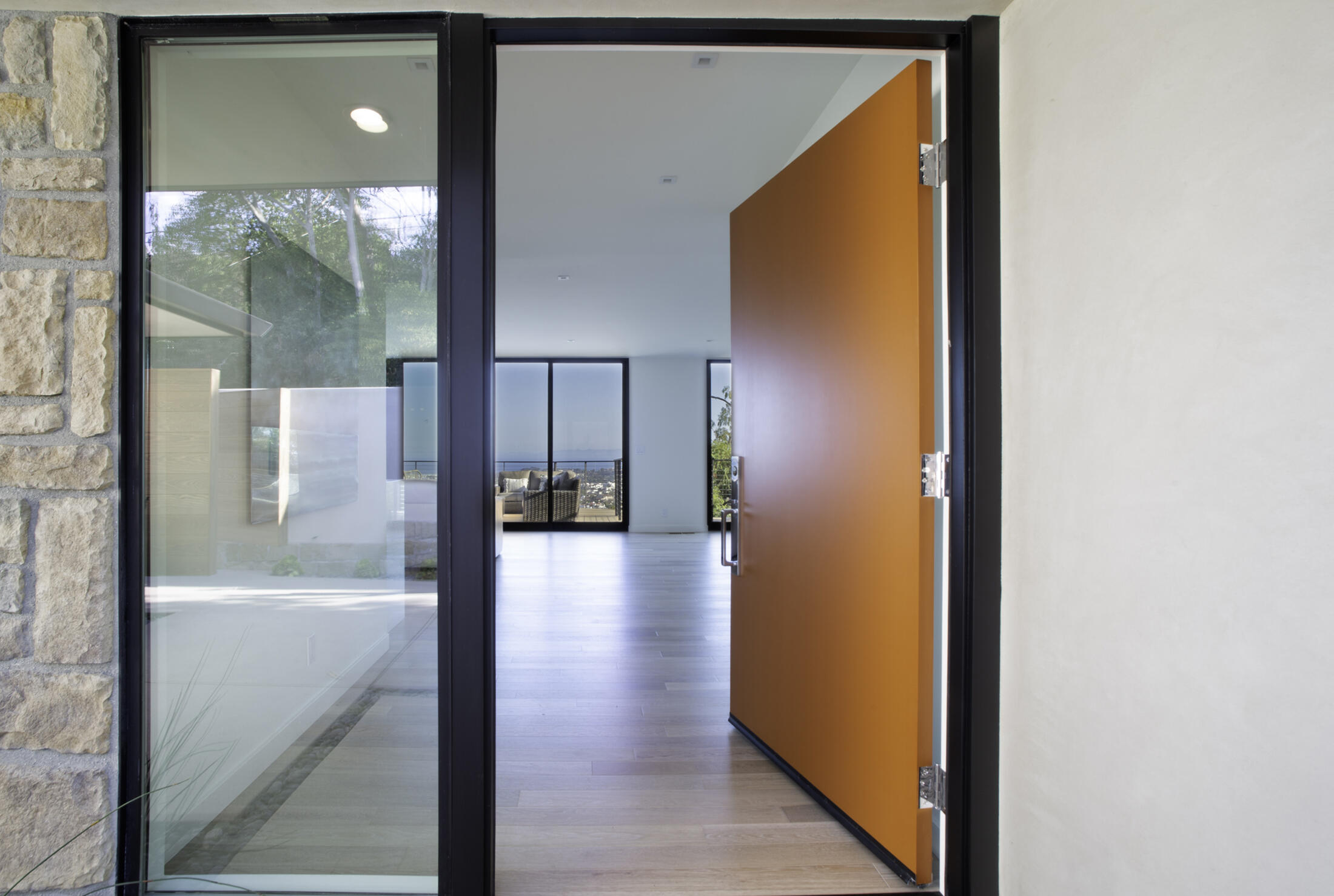 982 Jimeno Road Santa Barbara, CA 93103 - Photo 6 of 59 Entrance 2