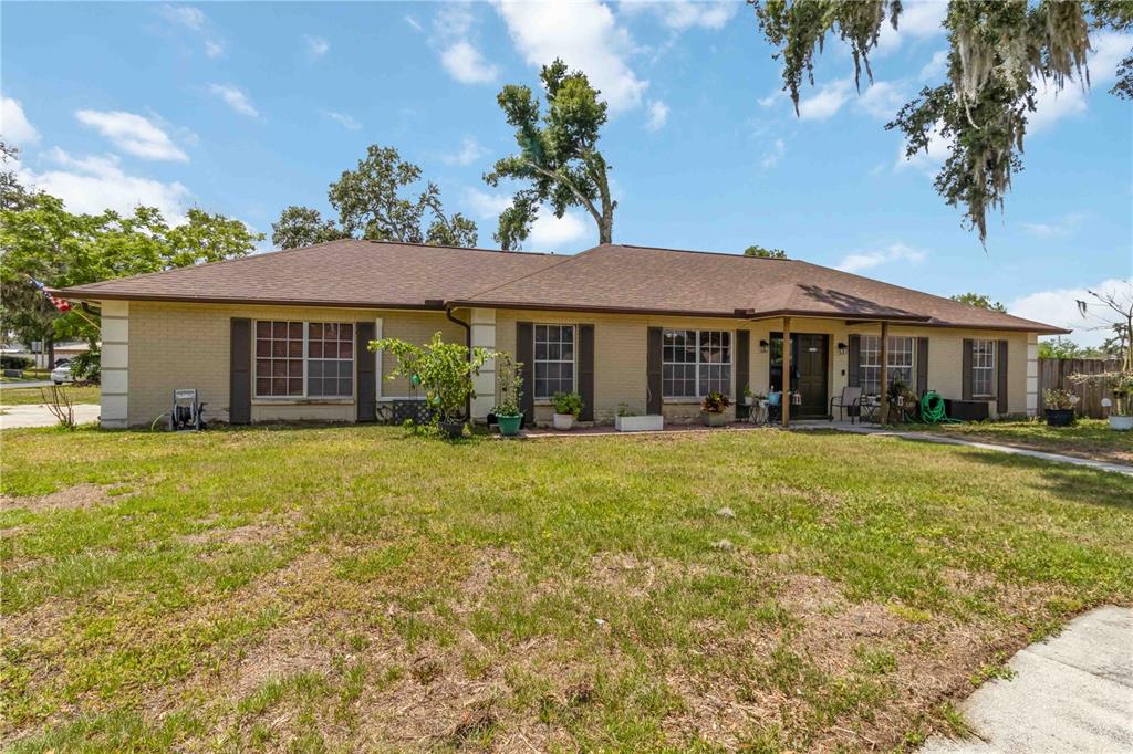 2935 Forest Circle Seffner, FL 33584 - Photo 3 of 36