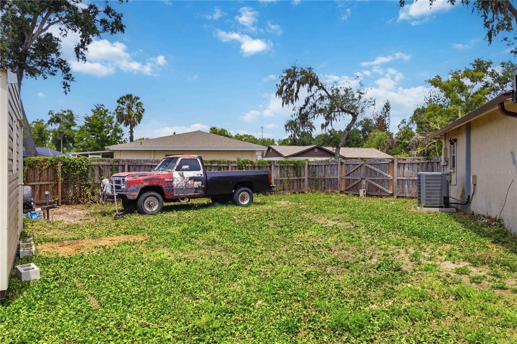 2935 Forest Circle Seffner, FL 33584 - Photo 33 of 36
