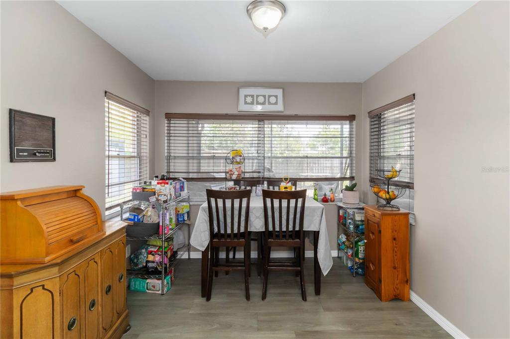2935 Forest Circle Seffner, FL 33584 - Photo 7 of 36