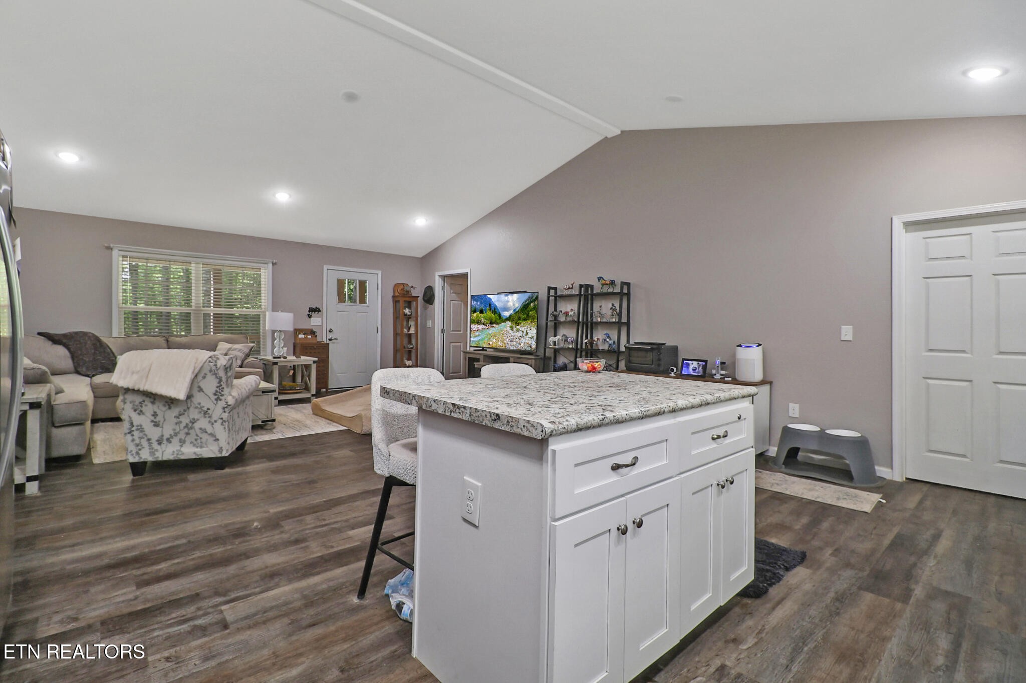 122 Jay Loop Jamestown, TN 38556 - Photo 10 of 29