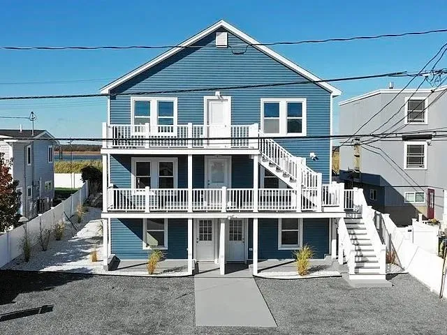 $1,800 | 301 Portsmouth Avenue, Unit 2, Seabrook, NH 03874